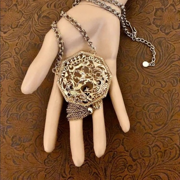 Vintage Mid Century 1960s 50s LISNER Filagree Lion Shield Necklace Pendant Chain - Picture 7 of 8